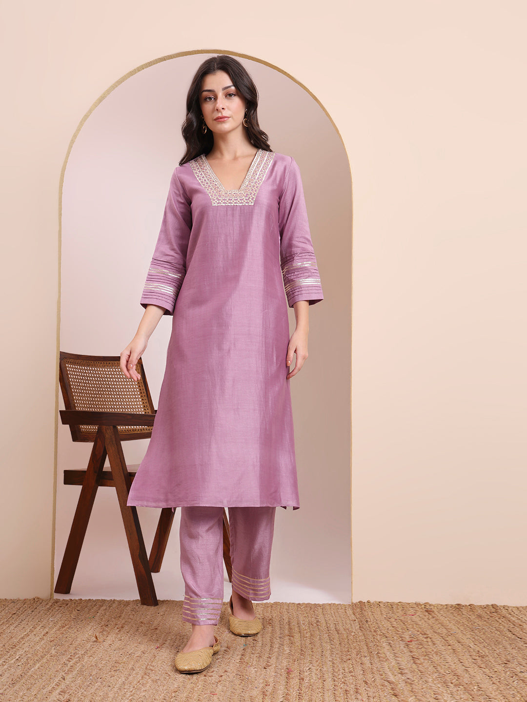 Gulabi Gota Kurta Set